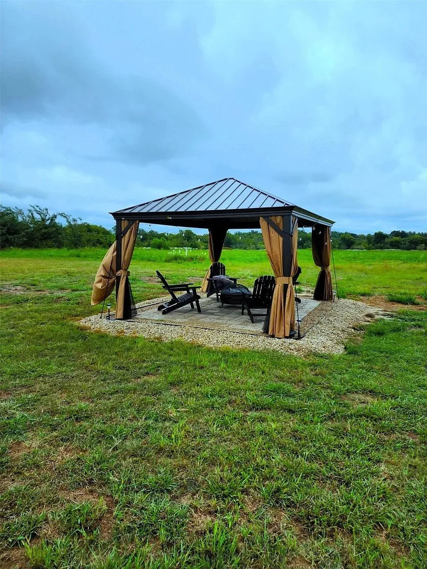 5795 Fm 513 S Lone Oak, TX 75453