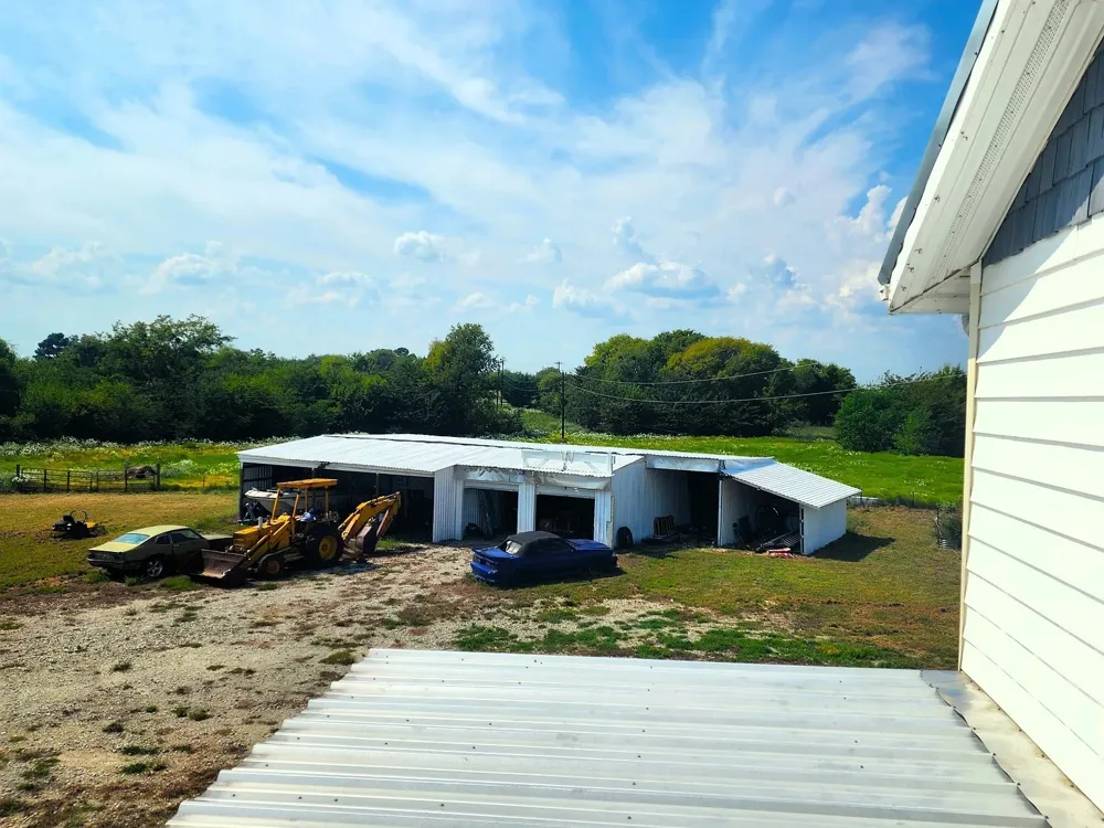 5795 Fm 513 S Lone Oak, TX 75453