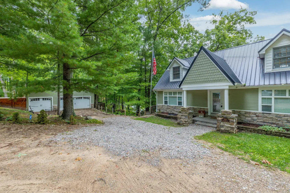 506 Mclachlan Point Evart Township, MI 49631