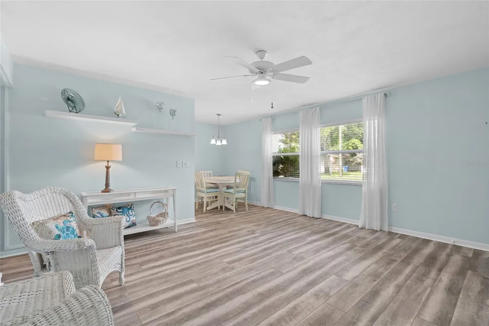 209 NE LINCOLN CIRCLE #109 St Petersburg, FL 33702