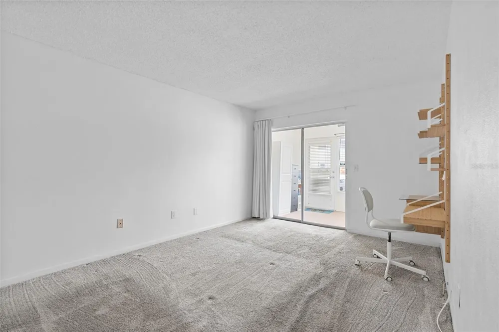 209 NE LINCOLN CIRCLE #109 St Petersburg, FL 33702