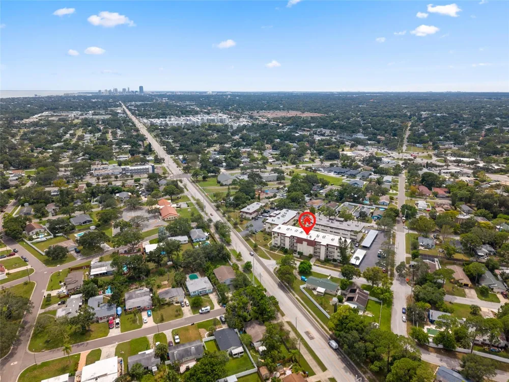 209 NE LINCOLN CIRCLE #109 St Petersburg, FL 33702