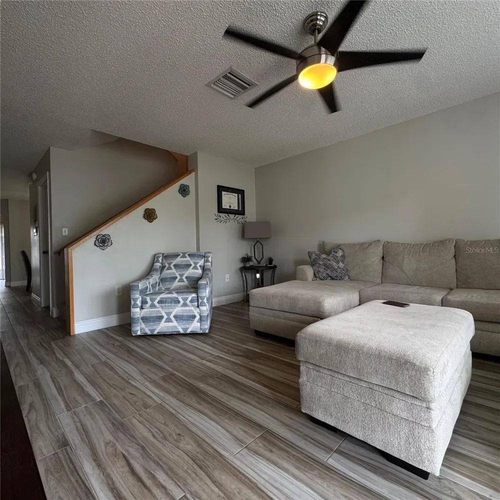 306 KENSINGTON LAKE CIRCLE Brandon, FL 33511