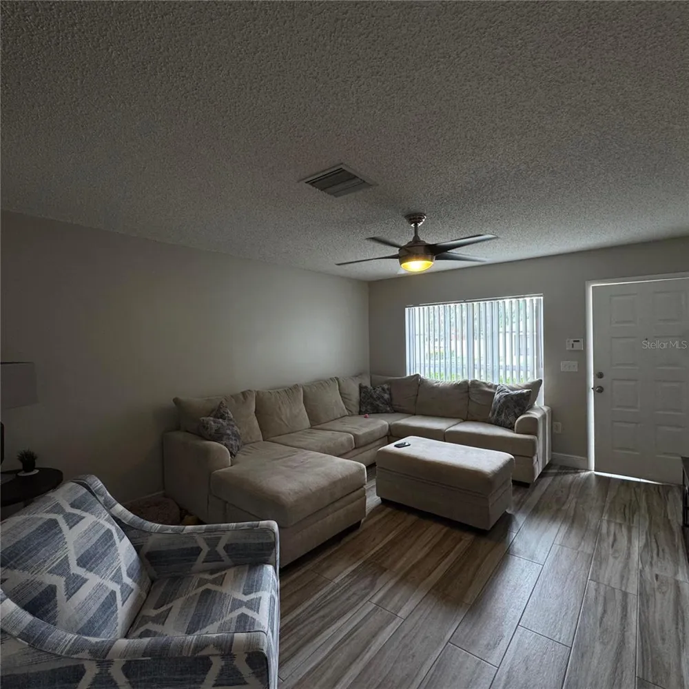 306 KENSINGTON LAKE CIRCLE Brandon, FL 33511