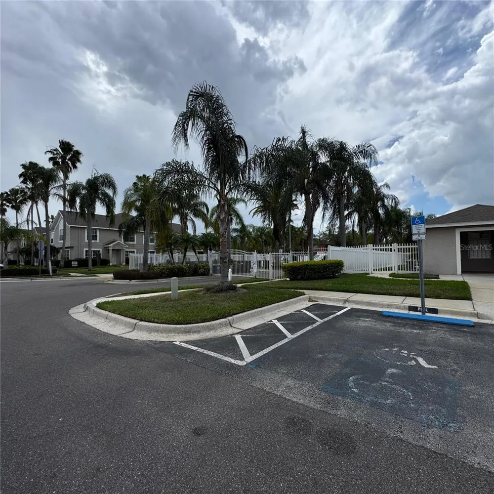 306 KENSINGTON LAKE CIRCLE Brandon, FL 33511