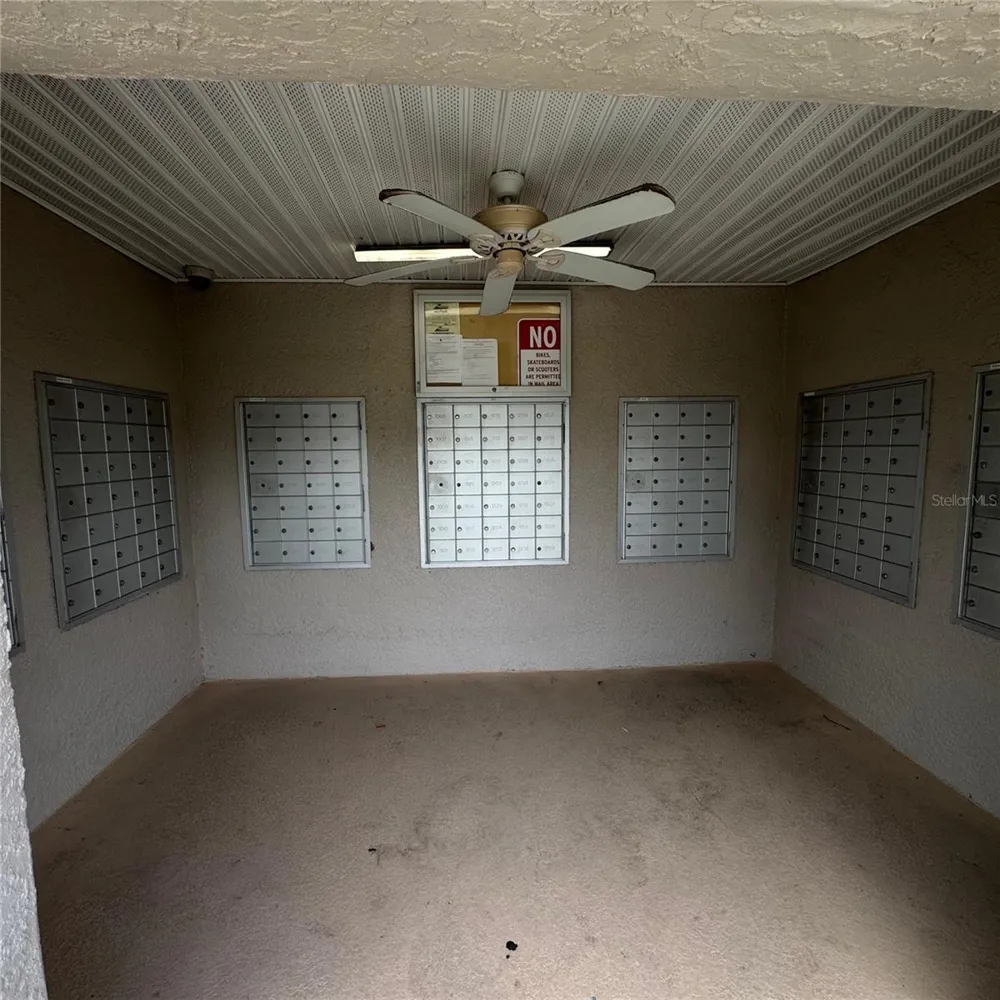 306 KENSINGTON LAKE CIRCLE Brandon, FL 33511