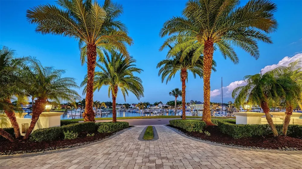 313 LOOKOUT POINT DRIVE Osprey, FL 34229