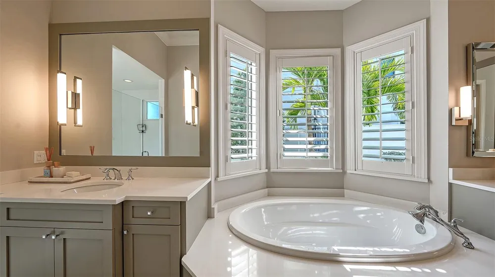 313 LOOKOUT POINT DRIVE Osprey, FL 34229