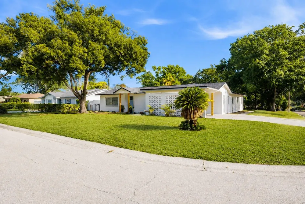 6128 E 111TH AVENUE Temple Terrace, FL 33617