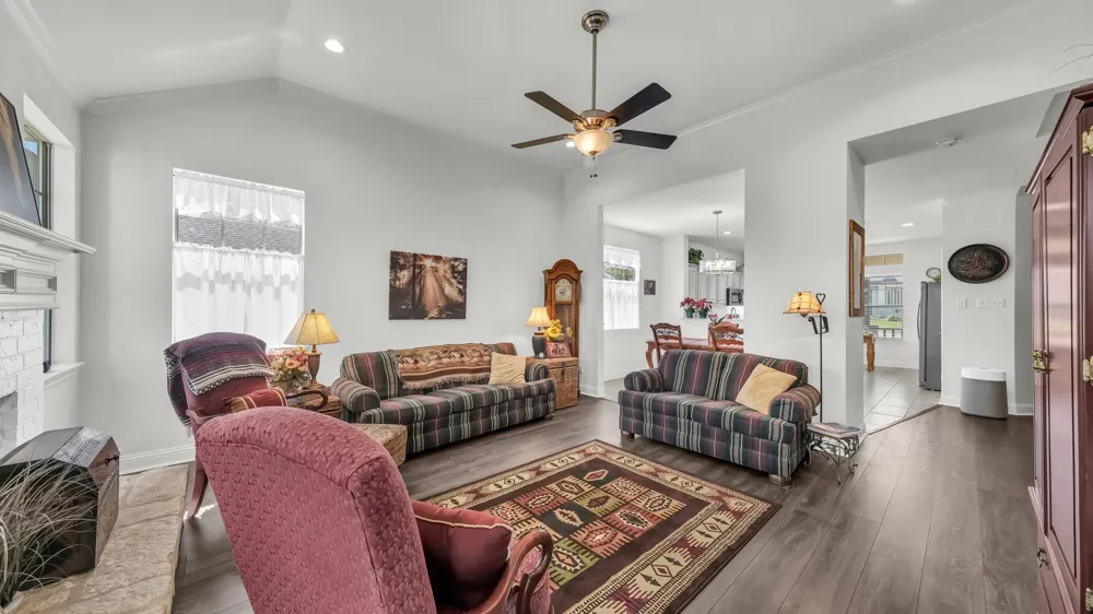 604 Holiday Hills Drive Mineral Wells, TX 76067