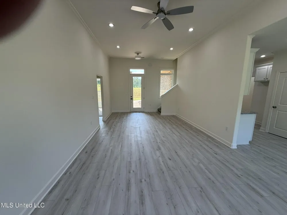37 Honey Suckle Cove Holly Springs, MS 38635