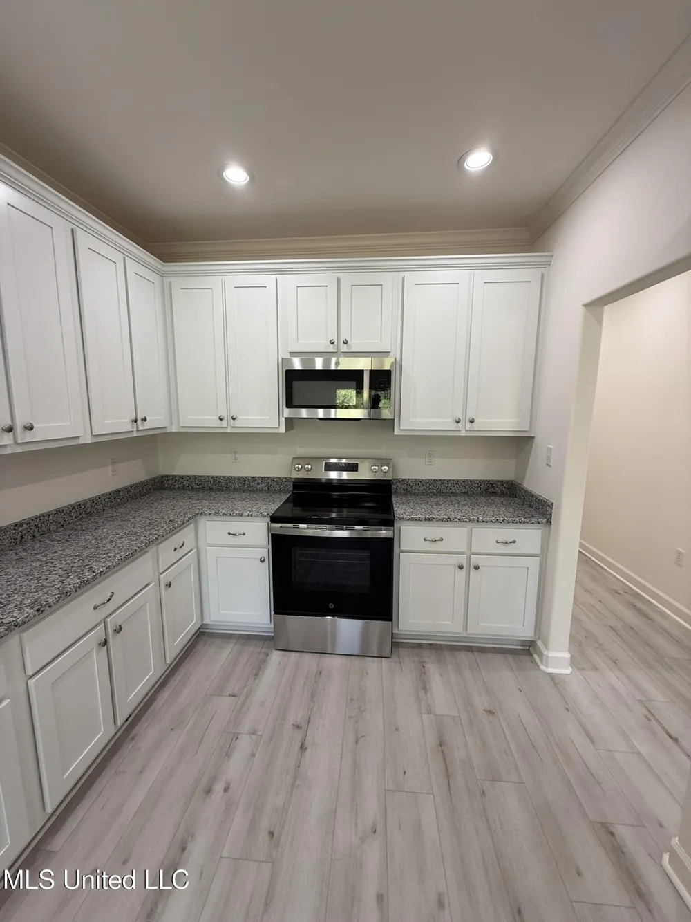 37 Honey Suckle Cove Holly Springs, MS 38635