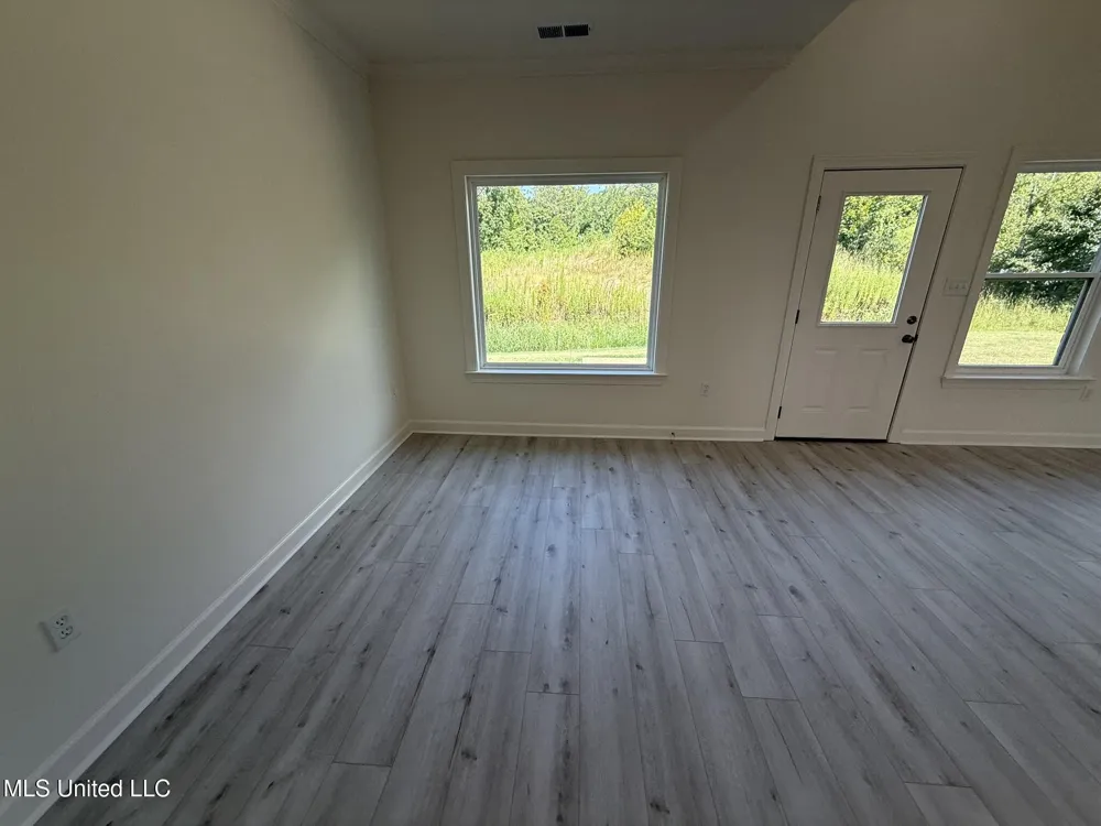 37 Honey Suckle Cove Holly Springs, MS 38635