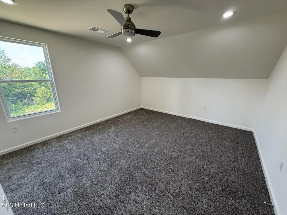 37 Honey Suckle Cove Holly Springs, MS 38635