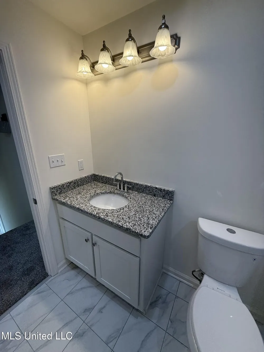 37 Honey Suckle Cove Holly Springs, MS 38635