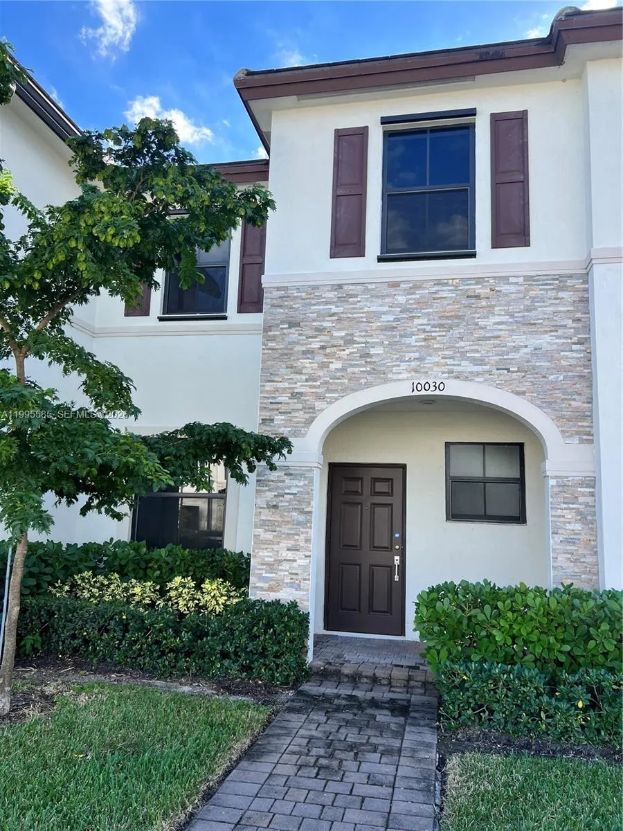 10030 SW 228th Ter Miami, FL 33190