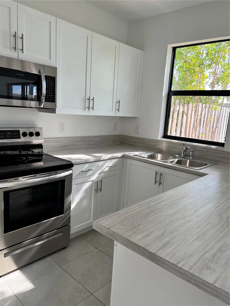 10030 SW 228th Ter Miami, FL 33190