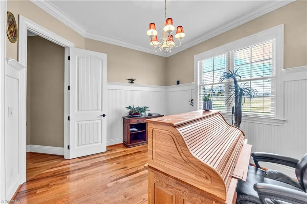 6803 River Farm Drive Oak Ridge, NC 27310
