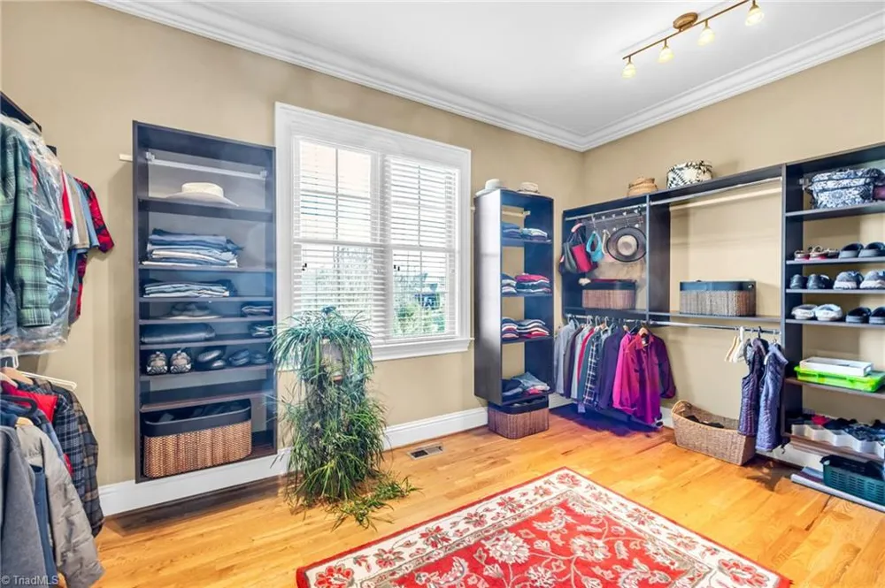 6803 River Farm Drive Oak Ridge, NC 27310