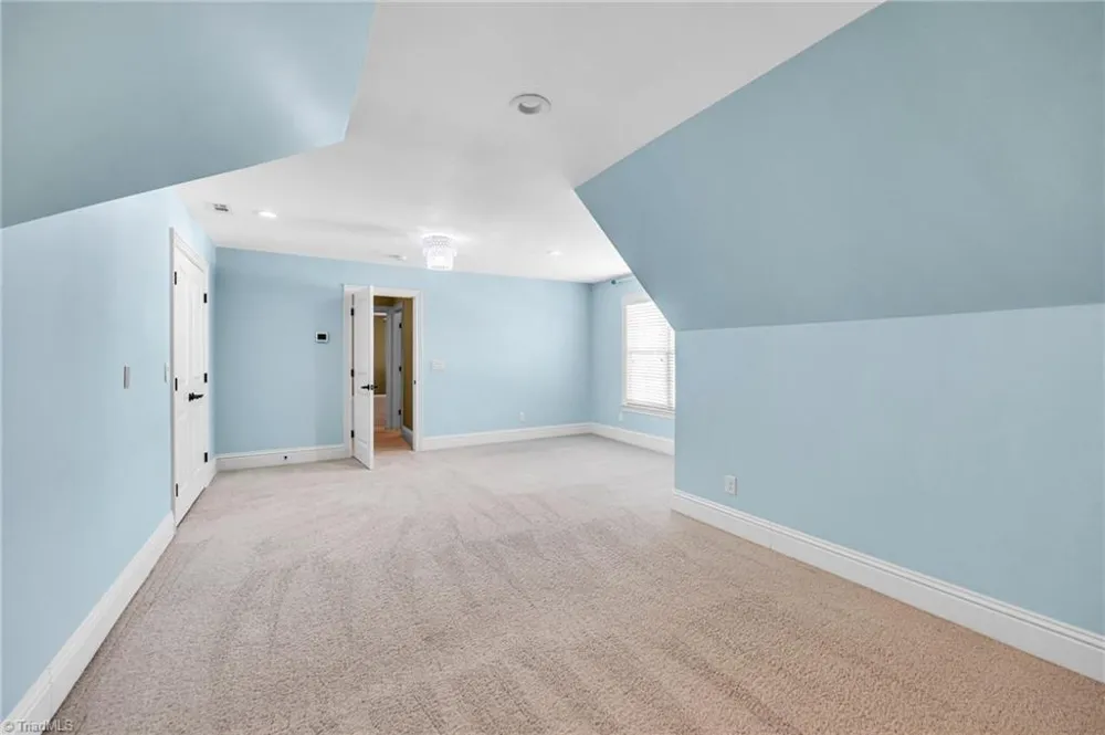 6803 River Farm Drive Oak Ridge, NC 27310