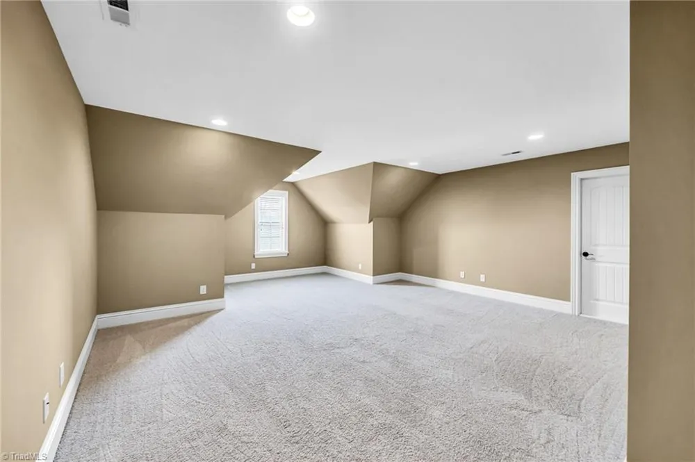 6803 River Farm Drive Oak Ridge, NC 27310