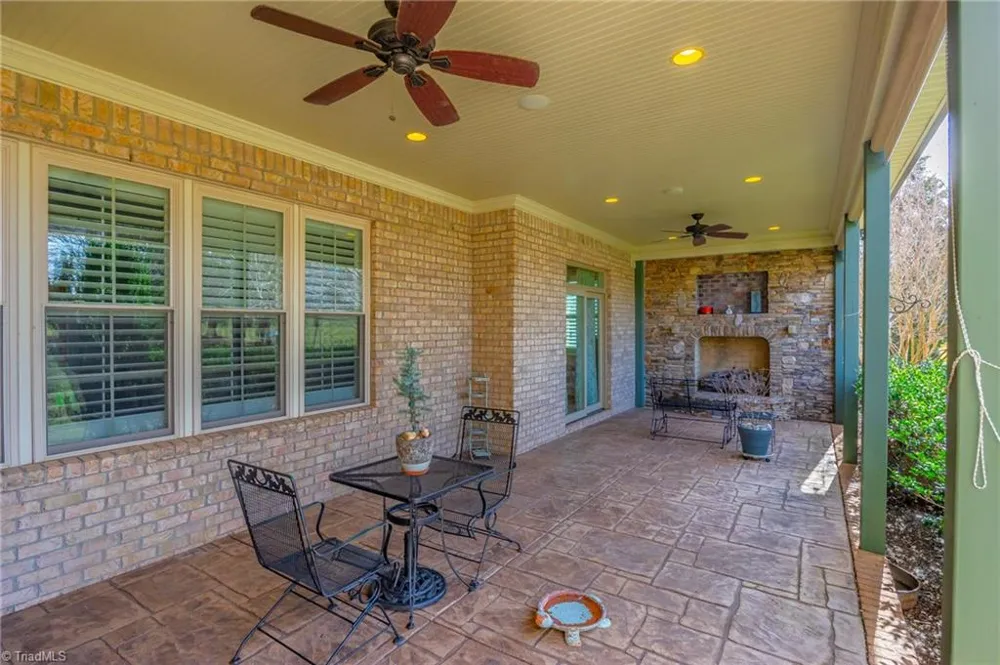 6803 River Farm Drive Oak Ridge, NC 27310