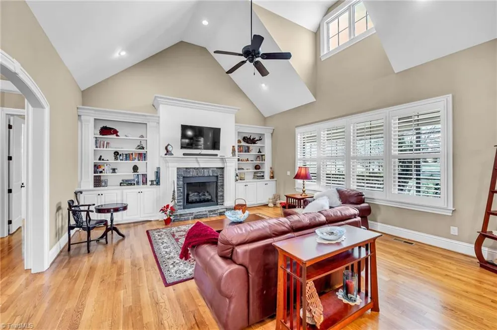 6803 River Farm Drive Oak Ridge, NC 27310