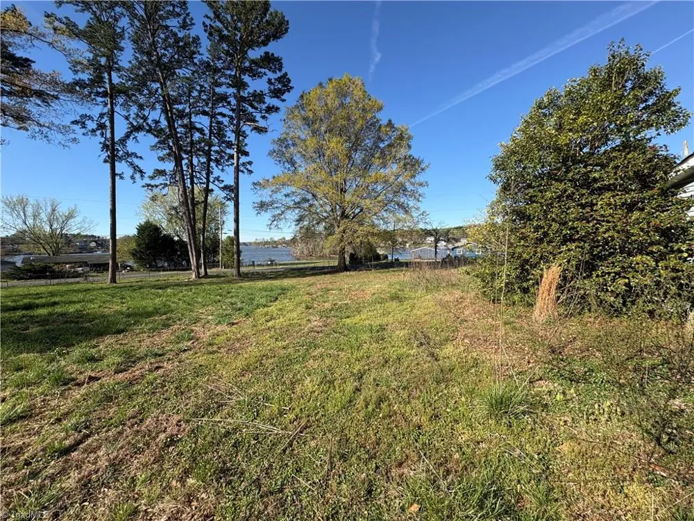 431 Lake Shore Avenue Lexington, NC 27292