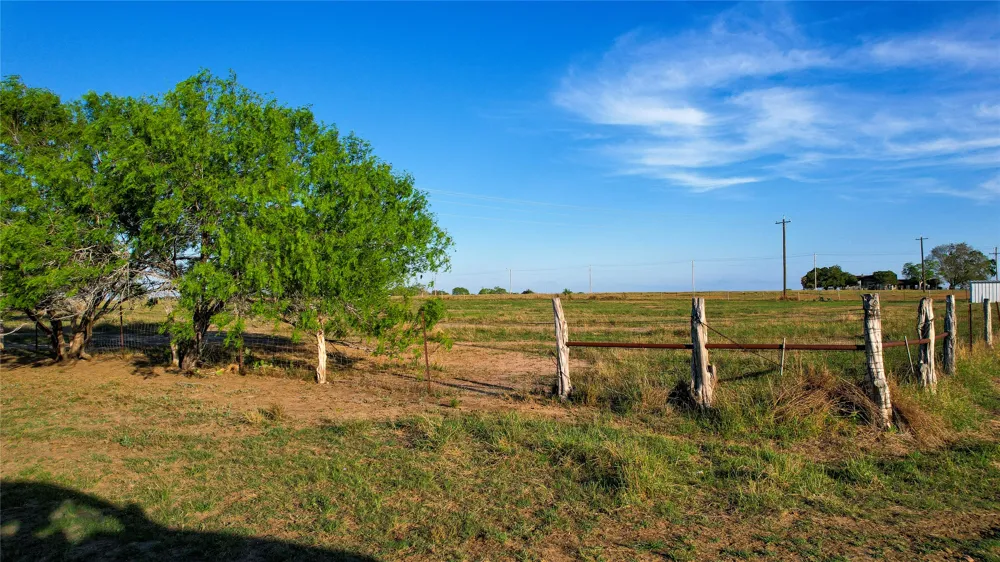 3 E State Highway 87 Nixon, TX 78140