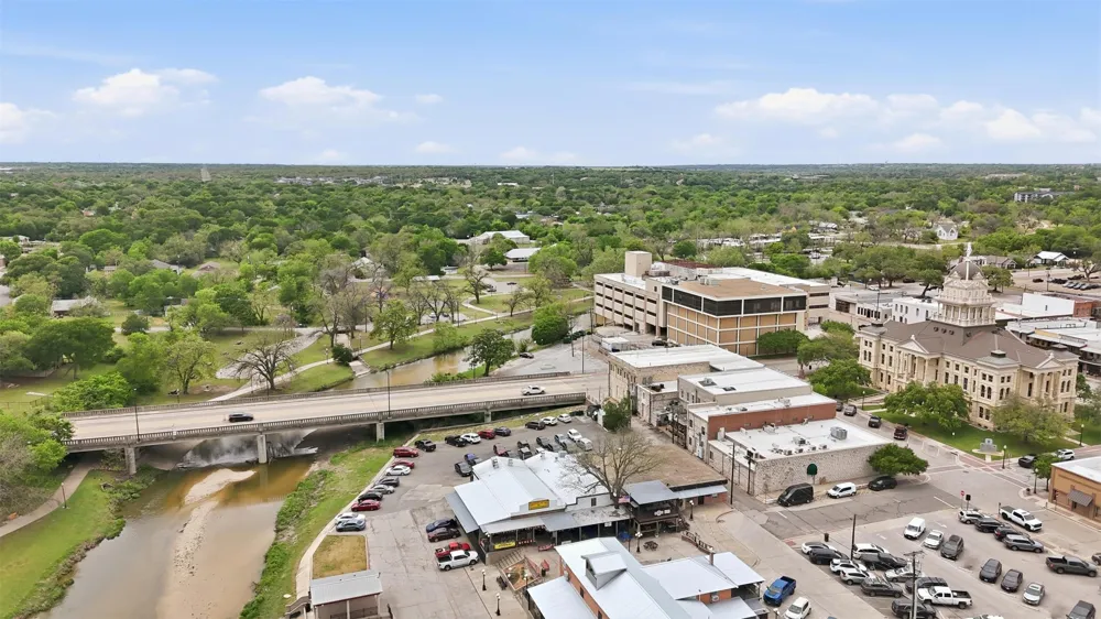914 Carla Kay Belton, TX 76513
