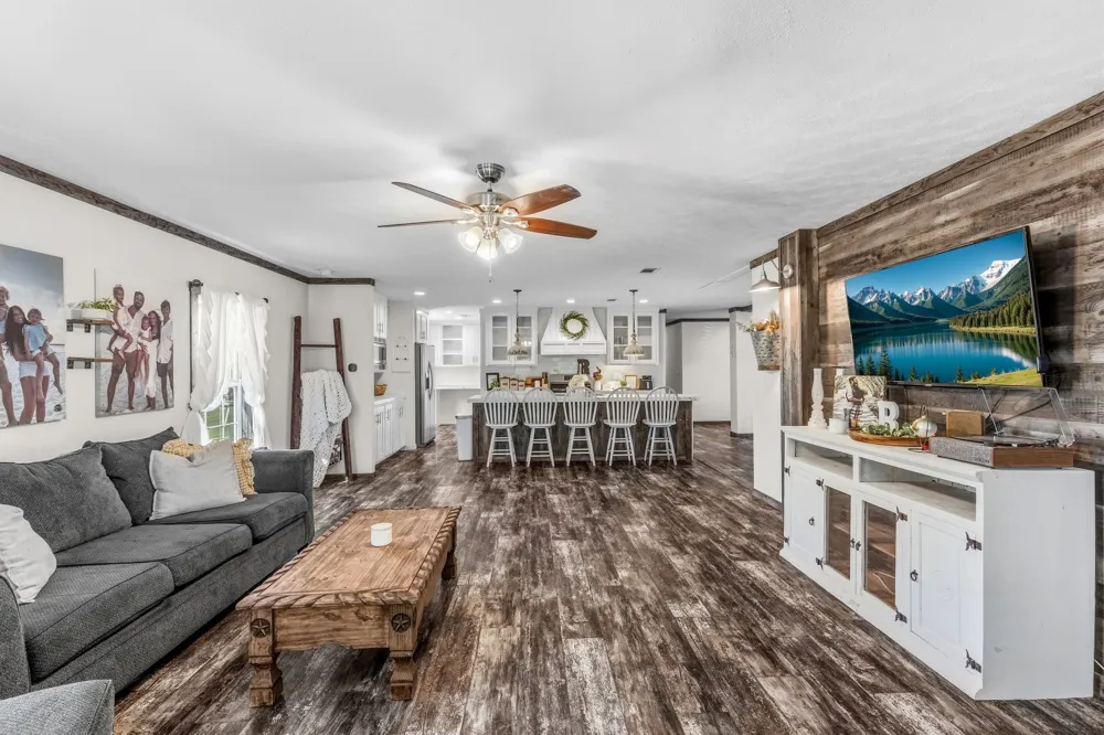 151 Hilltop Lane Emory, TX 75440