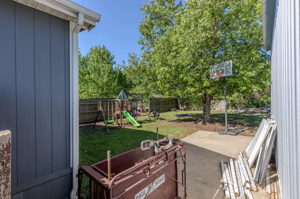 151 Hilltop Lane Emory, TX 75440