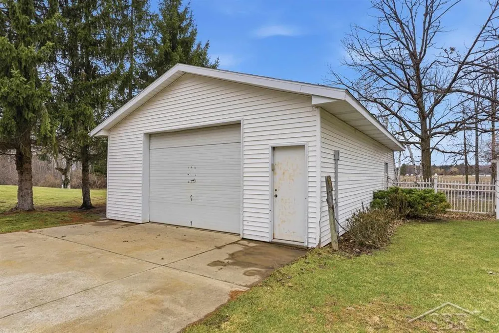 3343 E Ryan Drive Larkin Charter Township, MI 48642