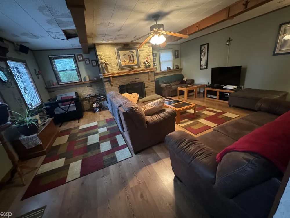 355 W 1st Street Imlay City City, MI 48444