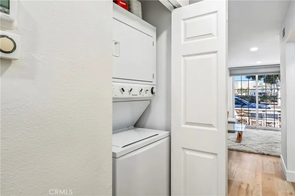 219 32nd Street Newport Beach, CA 92663