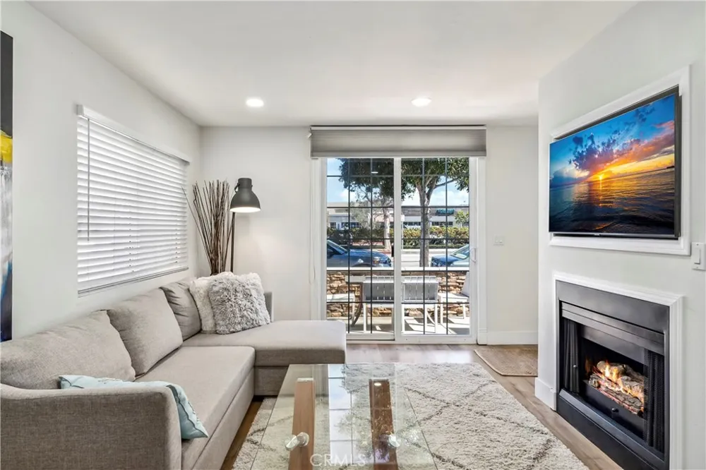 219 32nd Street Newport Beach, CA 92663