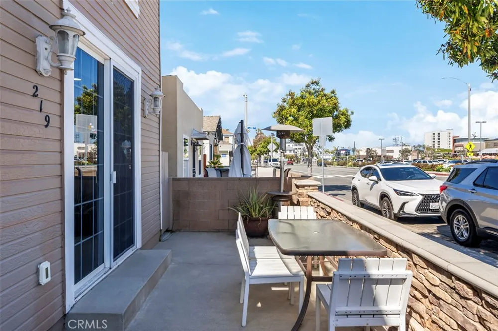 219 32nd Street Newport Beach, CA 92663