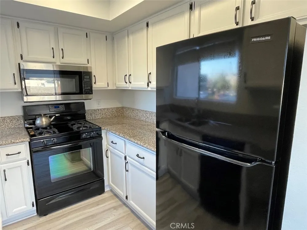 219 32nd Street Newport Beach, CA 92663