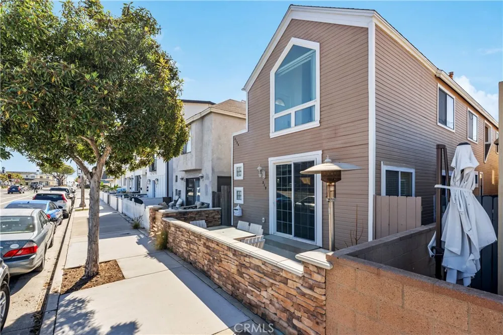 219 32nd Street Newport Beach, CA 92663