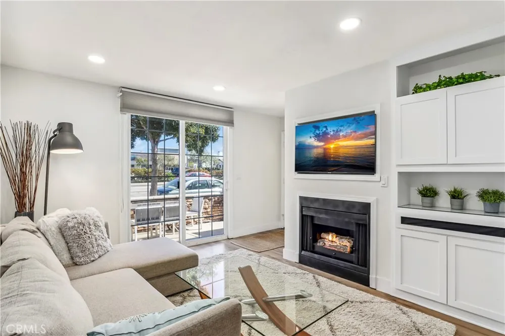 219 32nd Street Newport Beach, CA 92663