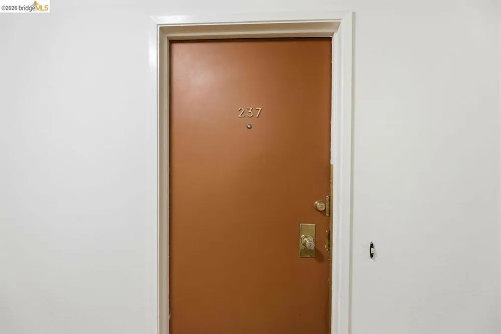 811 York St #237 Oakland, CA 94610