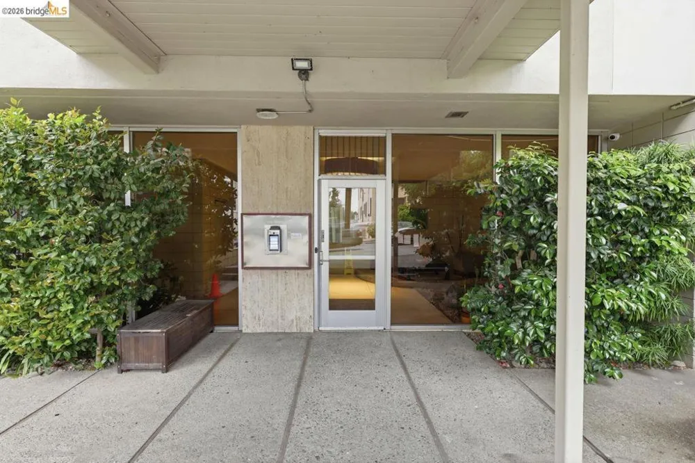 811 York St #237 Oakland, CA 94610