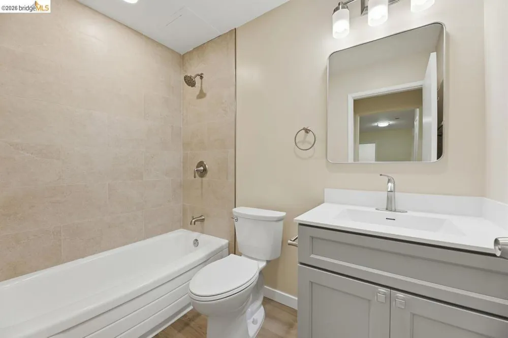 811 York St #237 Oakland, CA 94610