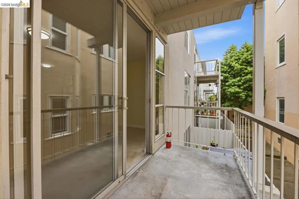 811 York St #237 Oakland, CA 94610