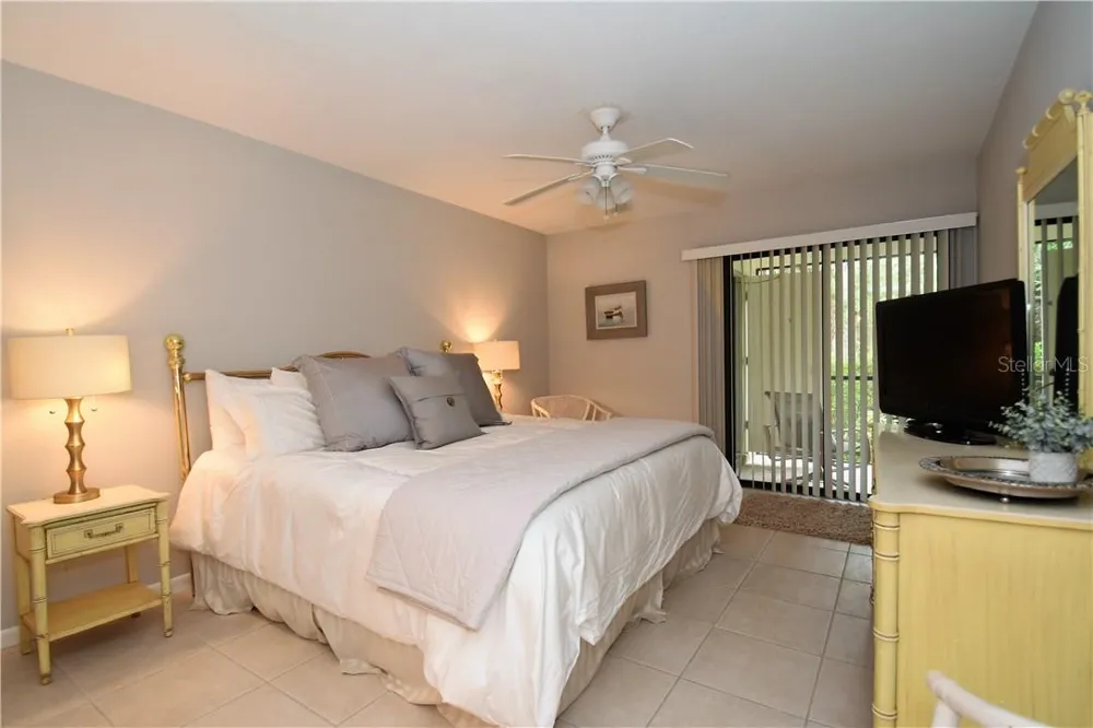 1667 BROOKHOUSE CIRCLE #BR128 Sarasota, FL 34231