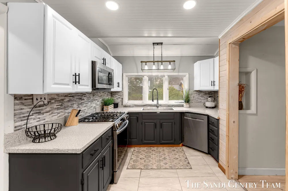 1111 2nd Street Pentwater, MI 49449