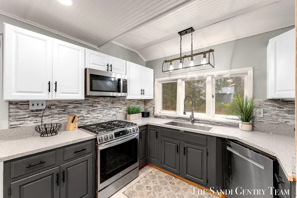 1111 2nd Street Pentwater, MI 49449
