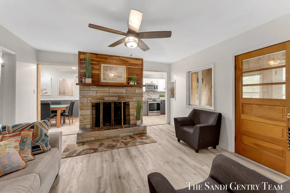 1111 2nd Street Pentwater, MI 49449