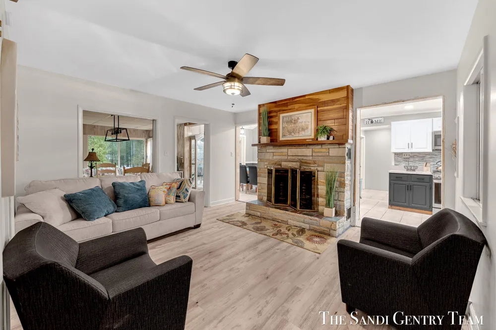 1111 2nd Street Pentwater, MI 49449