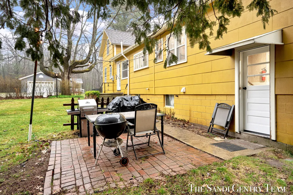 1111 2nd Street Pentwater, MI 49449